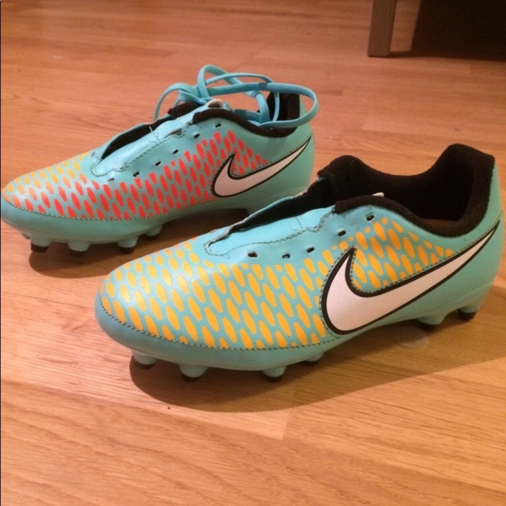 Brand new Nike crampons - size 5